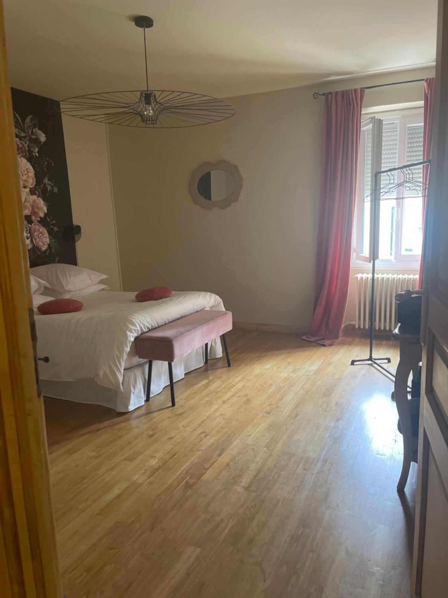 Hotel La Bella Casa Villette-dʼAnthon Esterno foto