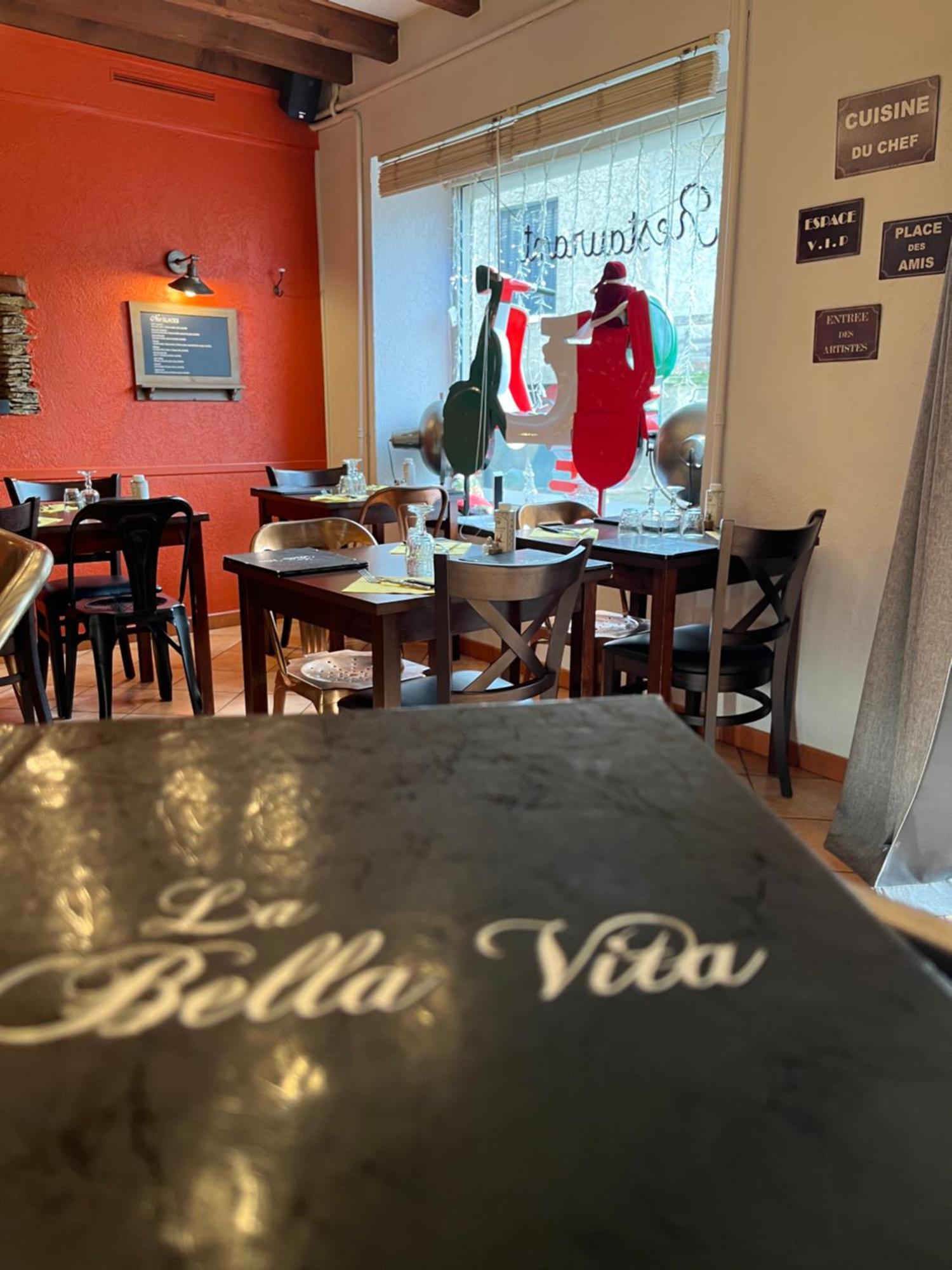 Hotel La Bella Casa Villette-dʼAnthon Esterno foto